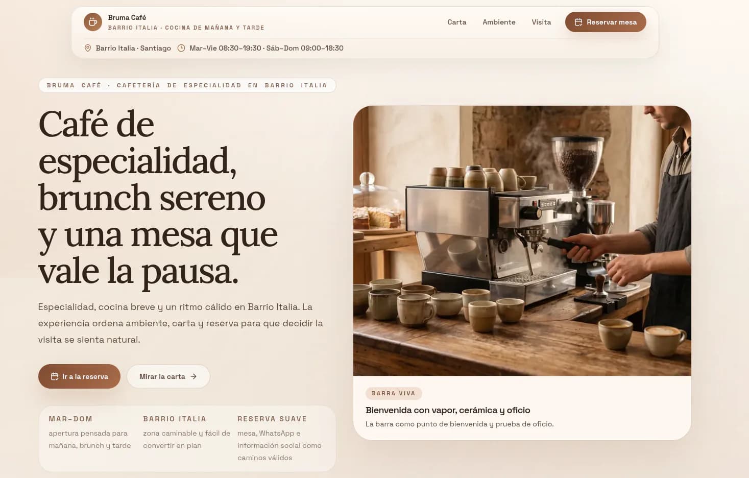 Slot visual para cafetería de especialidad con mesa servida y luz cálida de mañana